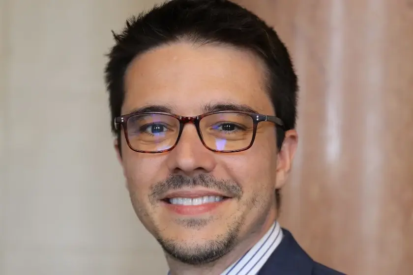 Maxime Doliveux, magistrat chargé de communication, présent sur Instagram et Linkedin. © DR