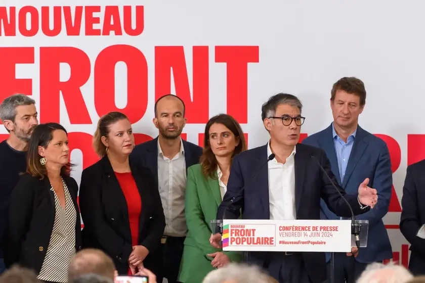 Olivier Faure (PS) prend la parole lors d'une conférence de presse du Nouveau Front populaire le 14 juin 2024 à Paris. © Julien Mattia/Le Pictorium/Alamy Live News